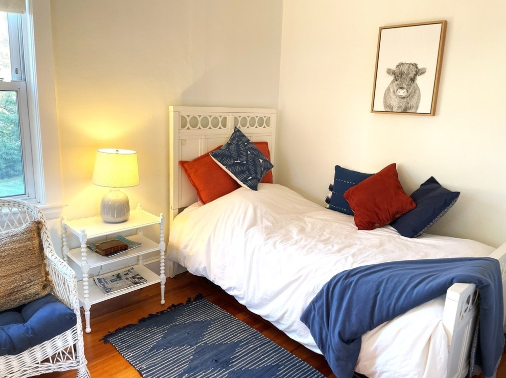 10 Ash St, Cohasset MA 02025-2210 exterior