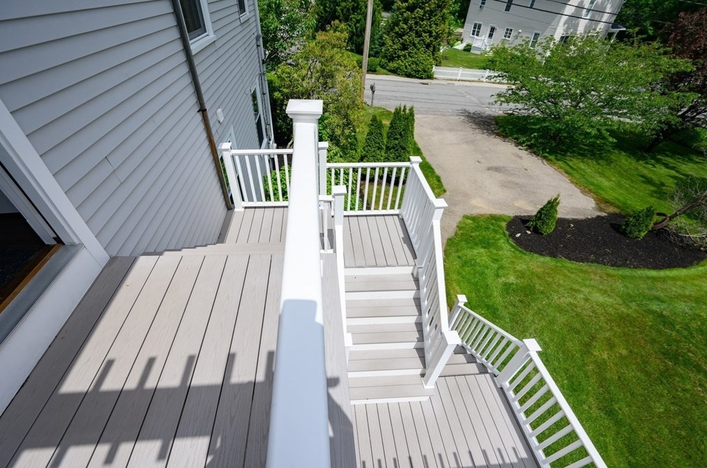 10 Ash St, Cohasset MA 02025-2210 exterior