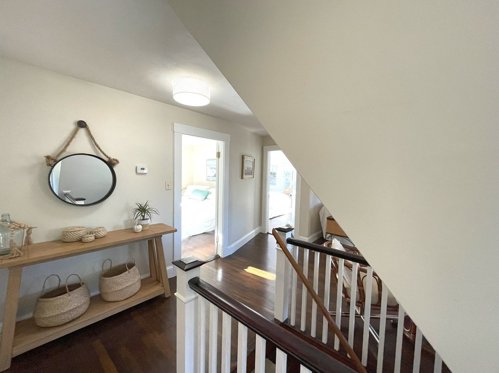 10 Ash St, Cohasset MA 02025-2210 exterior