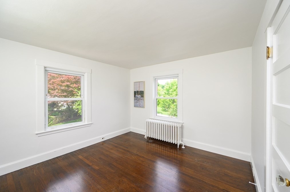 10 Ash St, Cohasset MA 02025-2210 exterior