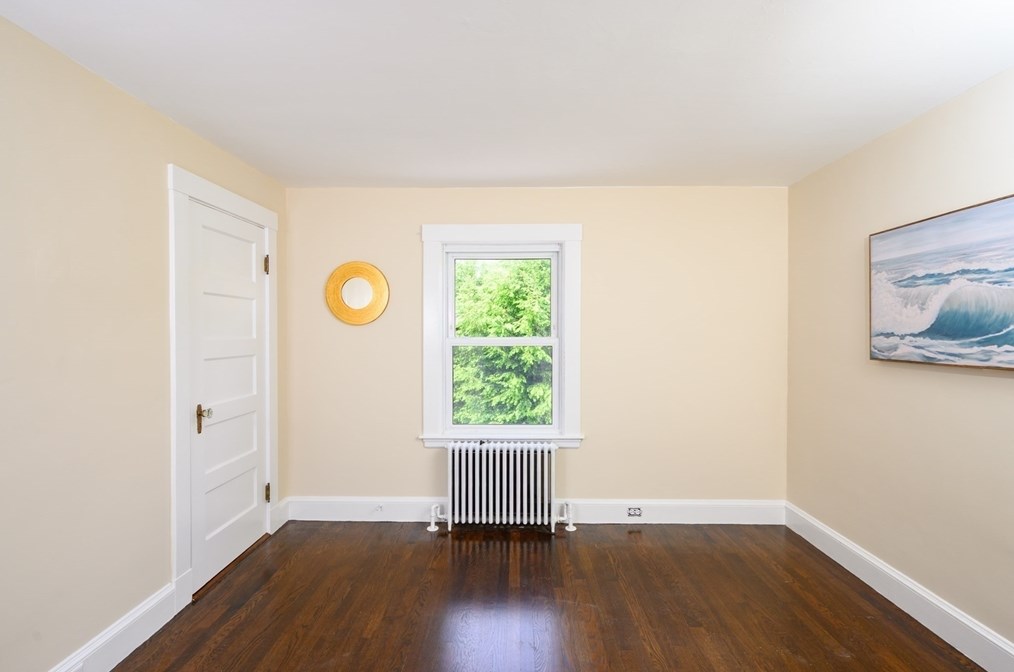 10 Ash St, Cohasset MA 02025-2210 exterior