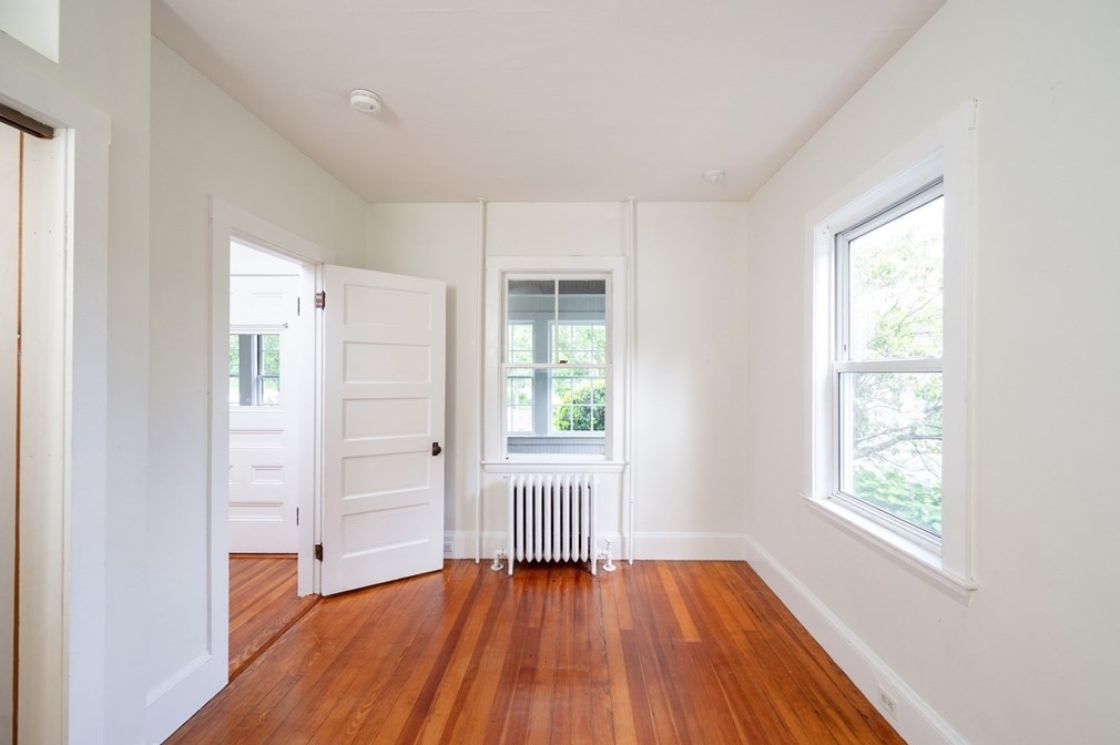 10 Ash St, Cohasset MA 02025-2210 exterior