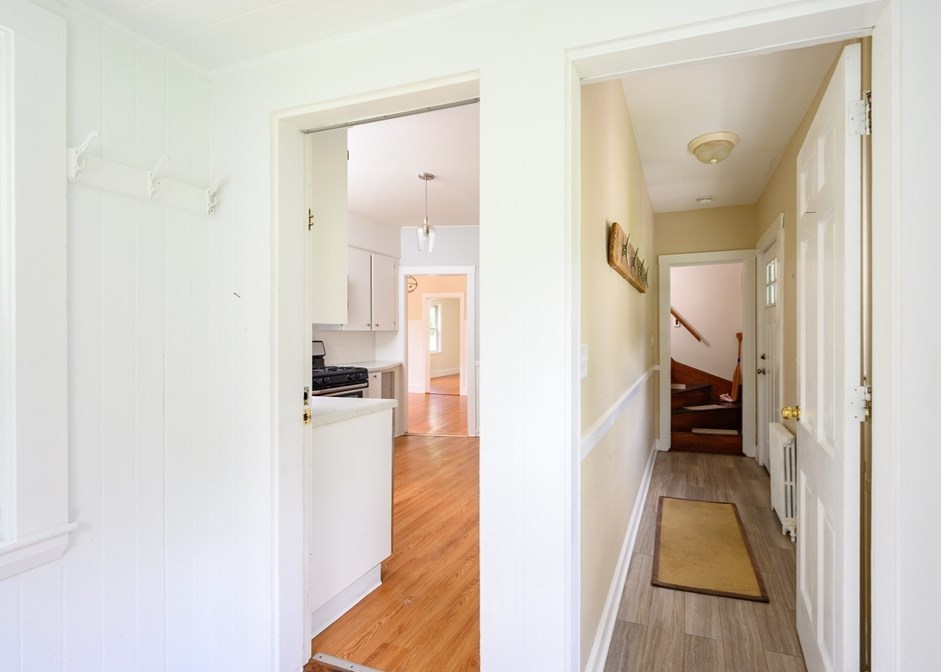 10 Ash St, Cohasset MA 02025-2210 exterior