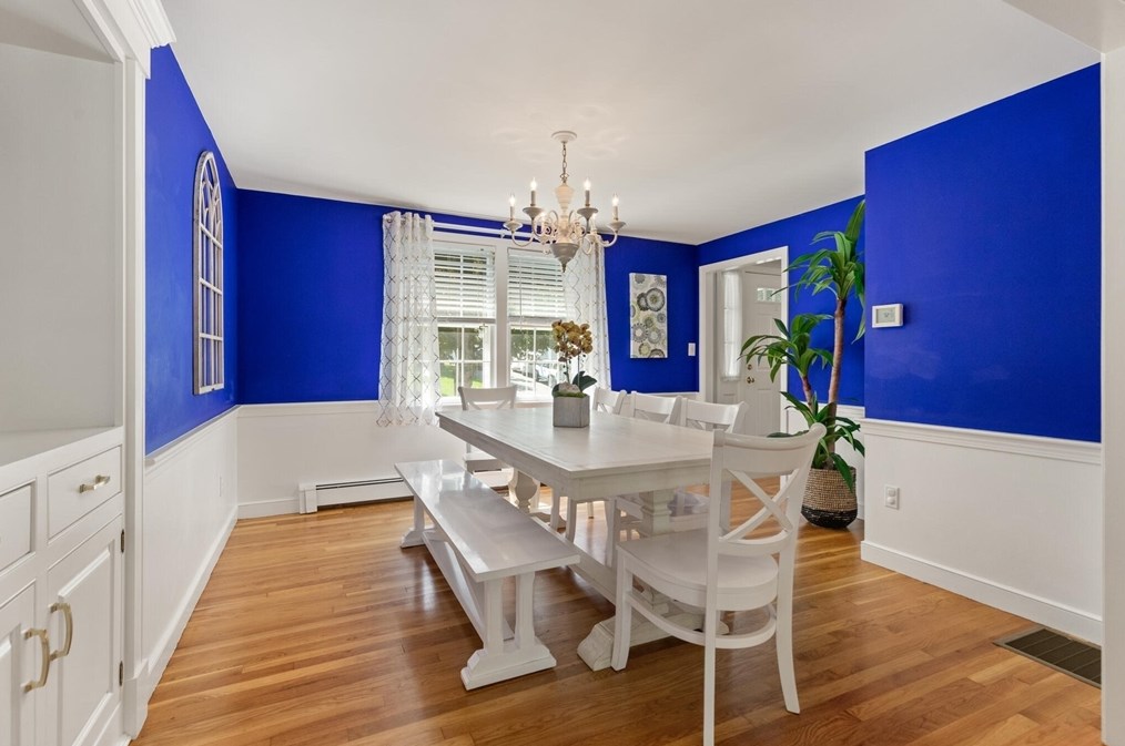 17 Collins Ave, Reading MA 01867-1017 exterior