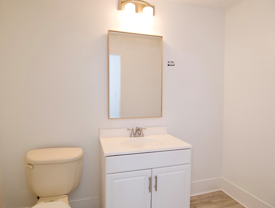 19 Greene Pl, Springfield MA  01109-4306 exterior