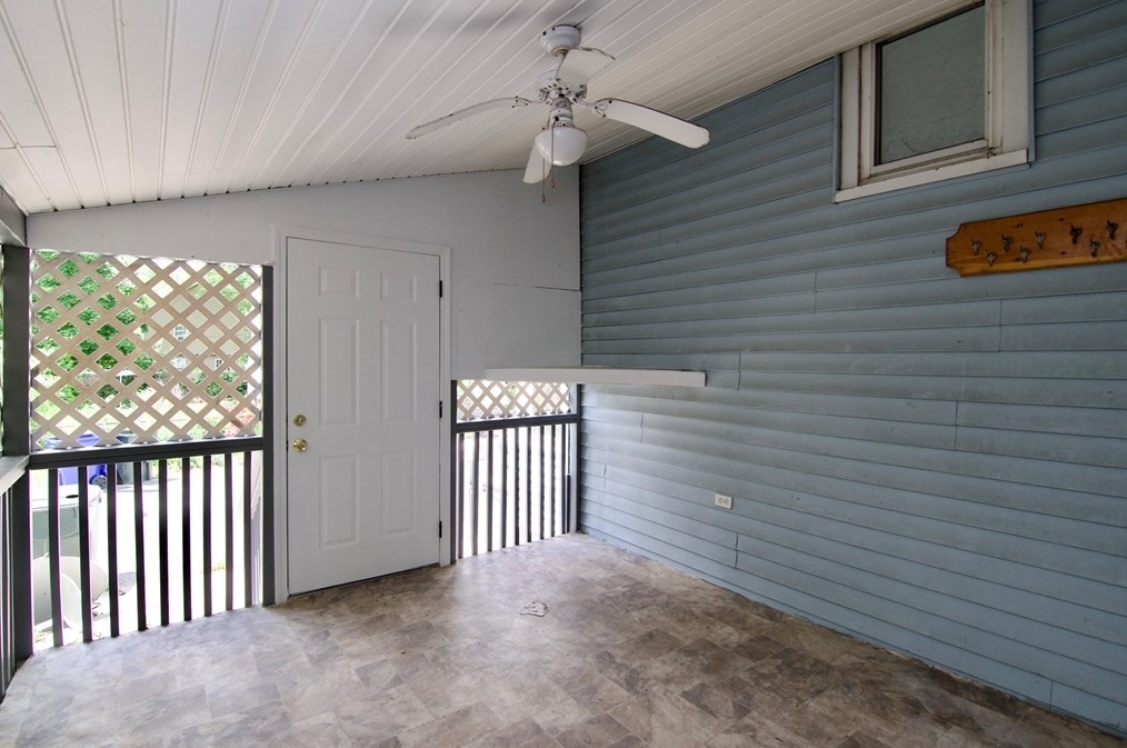 19 Greene Pl, Springfield MA  01109-4306 exterior