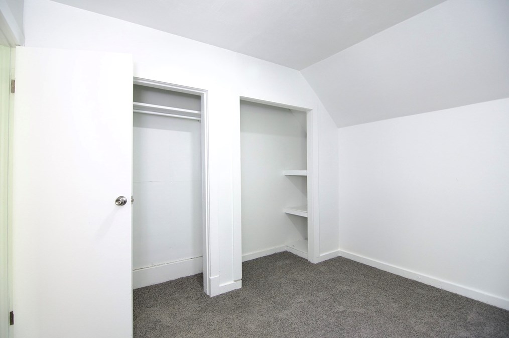 19 Greene Pl, Springfield MA  01109-4306 exterior