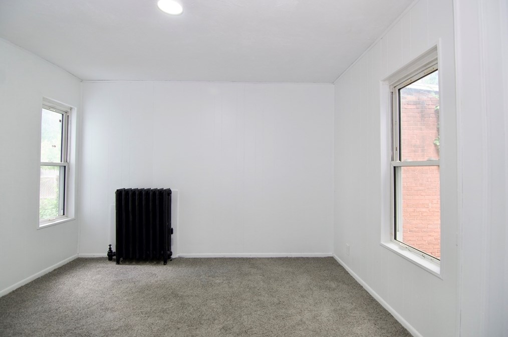 19 Greene Pl, Springfield MA  01109-4306 exterior