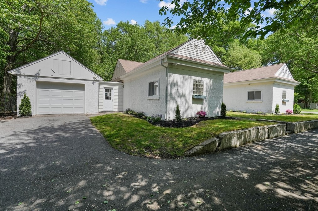 200 Olney St, Seekonk MA 02771-5712 exterior