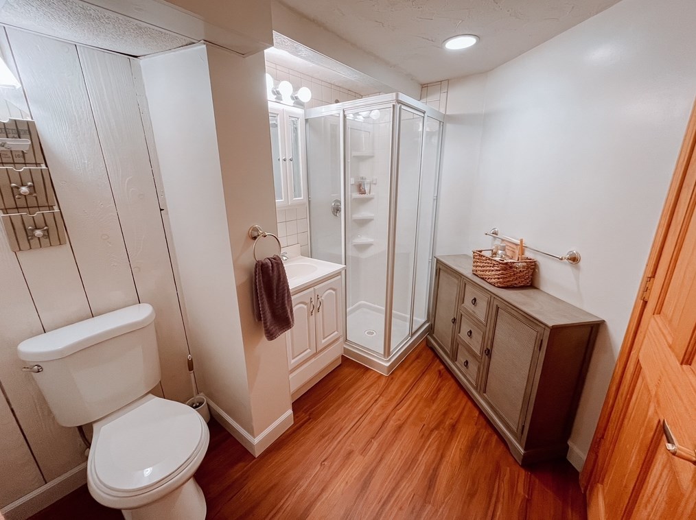 20 Woodhill Rd, Burlington MA 01803-1415 exterior