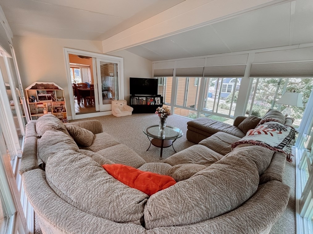 20 Woodhill Rd, Burlington MA 01803-1415 exterior