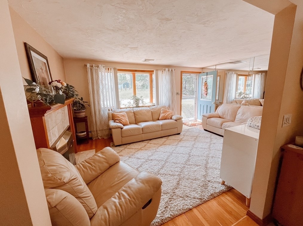 20 Woodhill Rd, Burlington MA 01803-1415 exterior