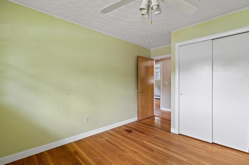 45 Douglas Rd, Gardner MA 01440-1814 exterior