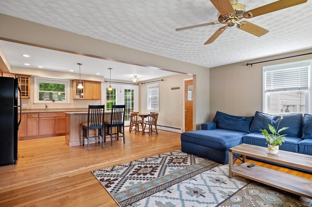 45 Douglas Rd, Gardner MA 01440-1814 exterior