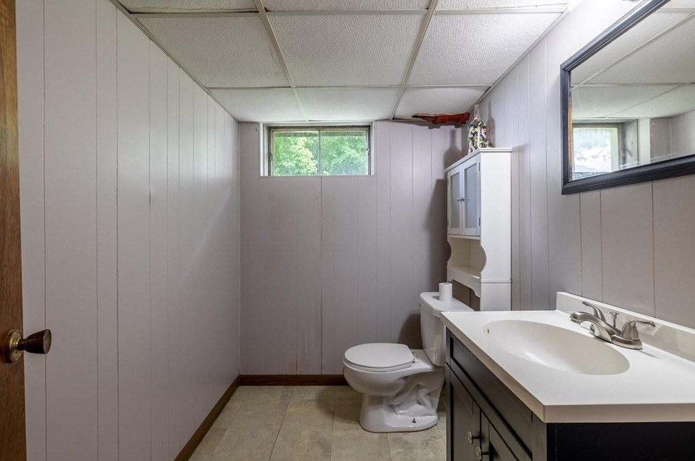 45 Douglas Rd, Gardner MA 01440-1814 exterior