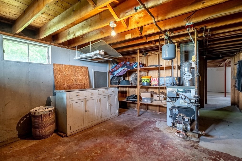 45 Douglas Rd, Gardner MA 01440-1814 exterior