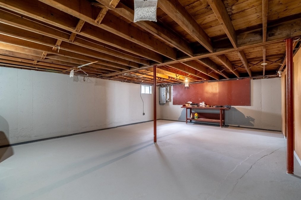 45 Douglas Rd, Gardner MA 01440-1814 exterior