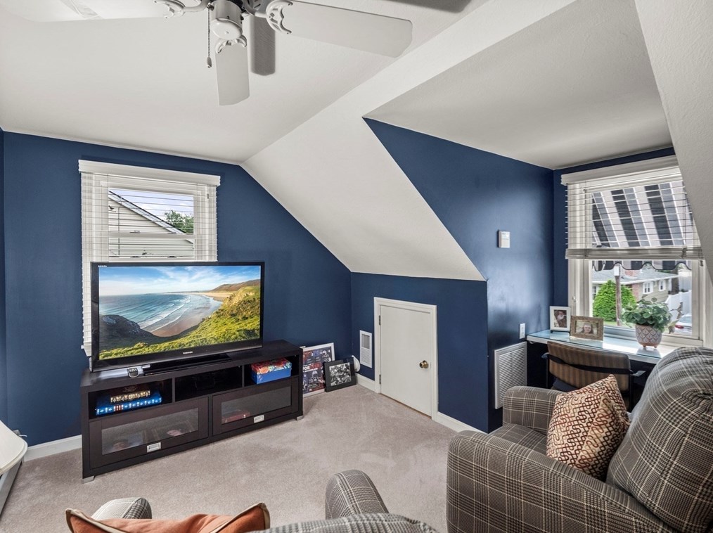 122 Fairfield St, Lowell MA 01851-4537 exterior