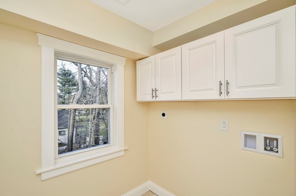 408 York St, Canton MA 02021-2446 exterior