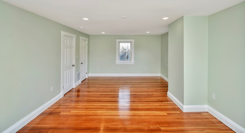 408 York St, Canton MA 02021-2446 exterior