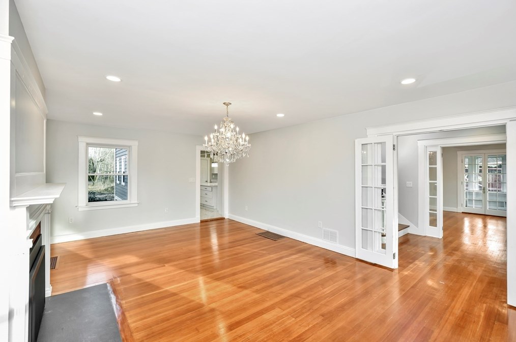 408 York St, Canton MA 02021-2446 exterior