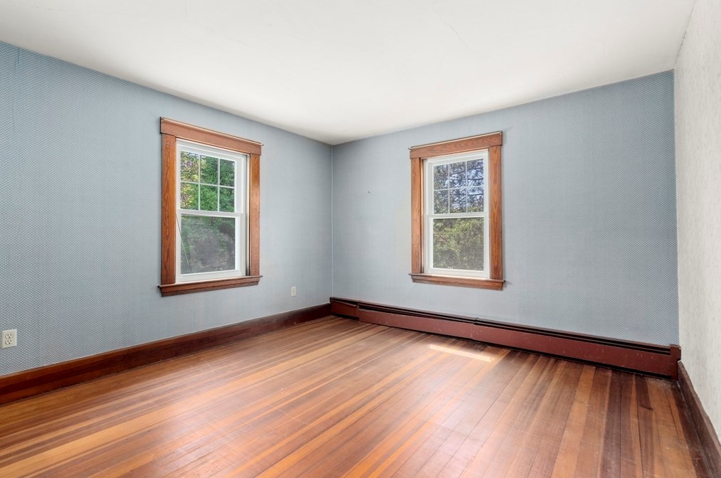 130 Frst Ave, Hudson MA  01749-2815 exterior