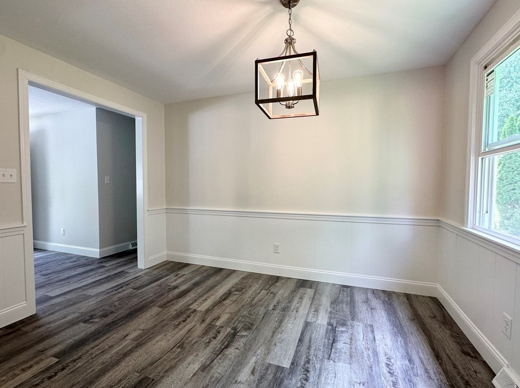 355 Ely Ave, West Springfield MA 01089-2202 exterior