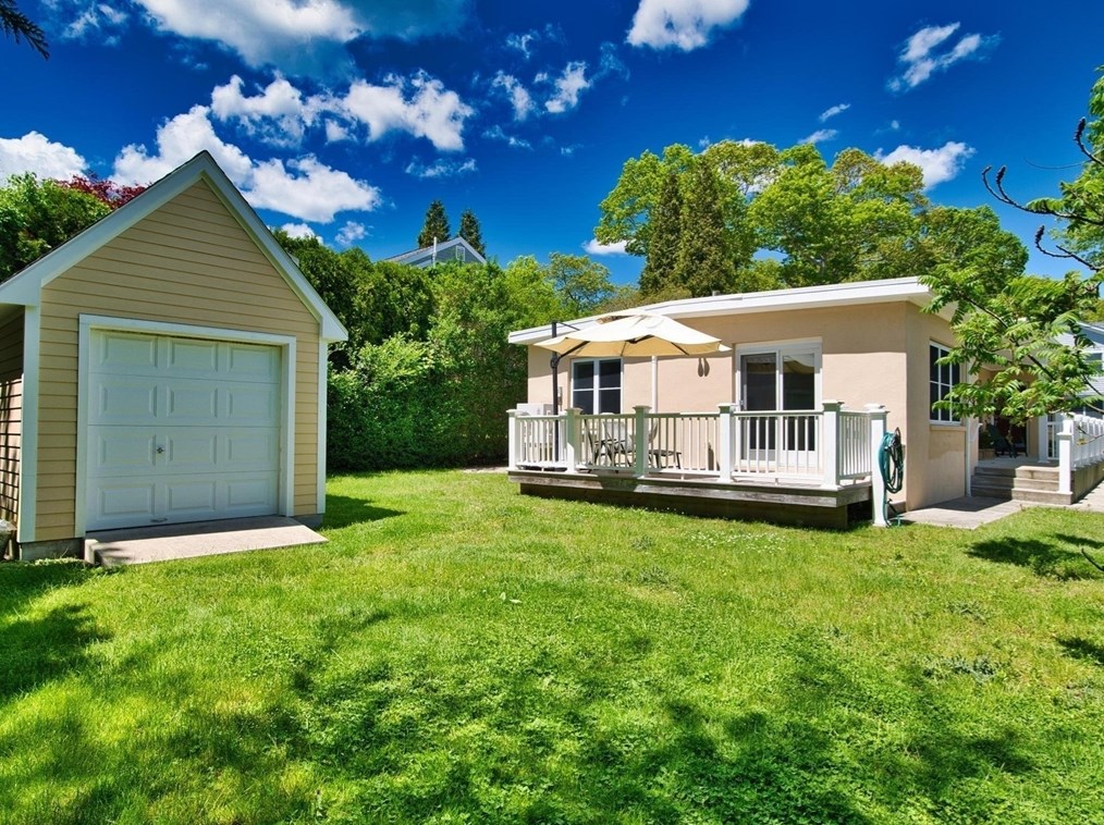 89 William St, Dartmouth MA  02748-3535 exterior