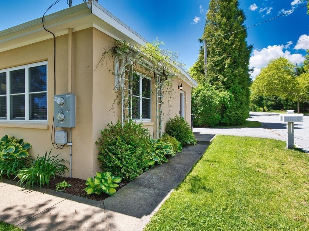 89 William St, Dartmouth MA  02748-3535 exterior