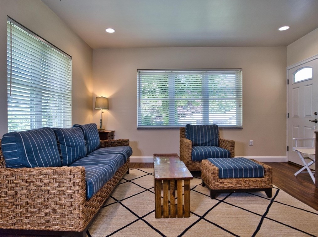 89 William St, Dartmouth MA  02748-3535 exterior