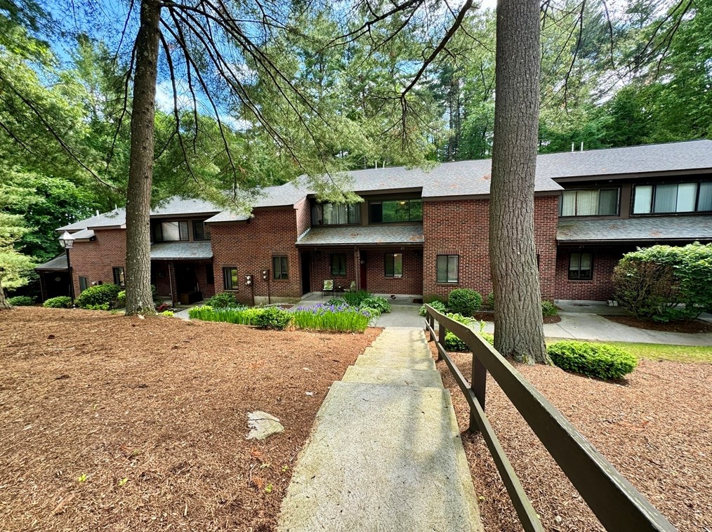 20 Highwood Dr, Franklin MA 02038-2959 exterior