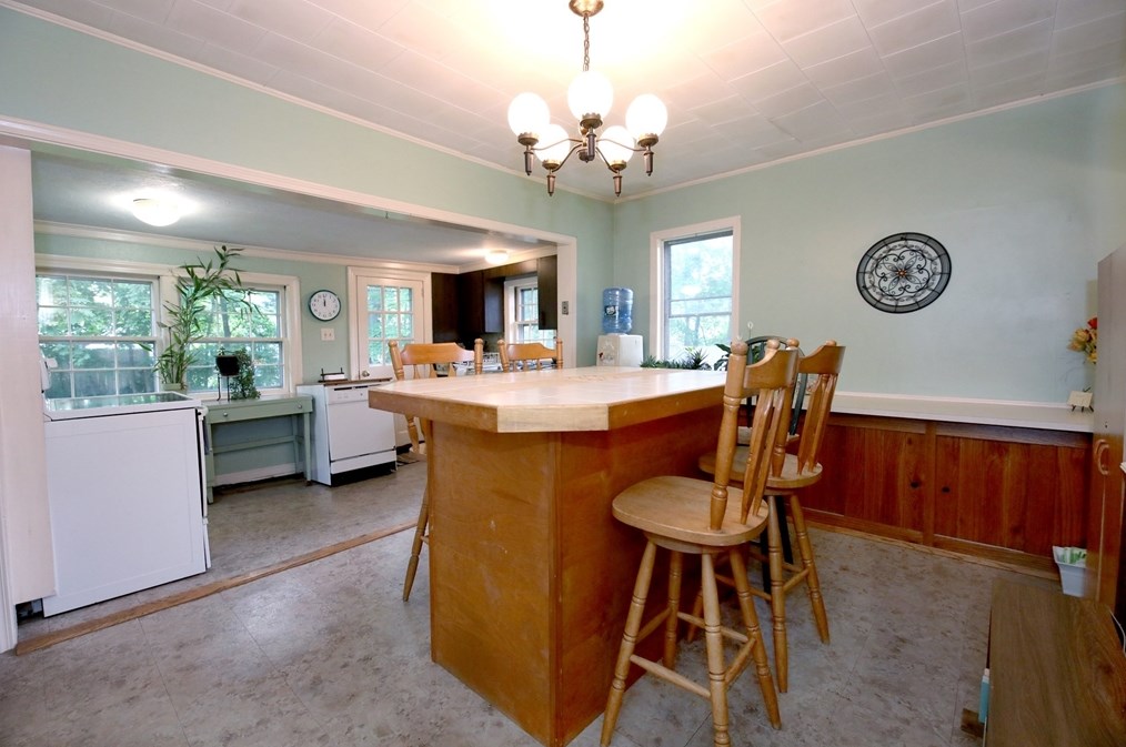 55 Brigham Pl, Whitman MA 02382-2503 exterior