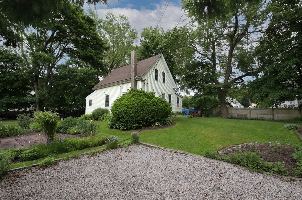 55 Brigham Pl, Whitman MA 02382-2503 exterior