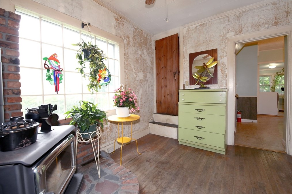 55 Brigham Pl, Whitman MA 02382-2503 exterior