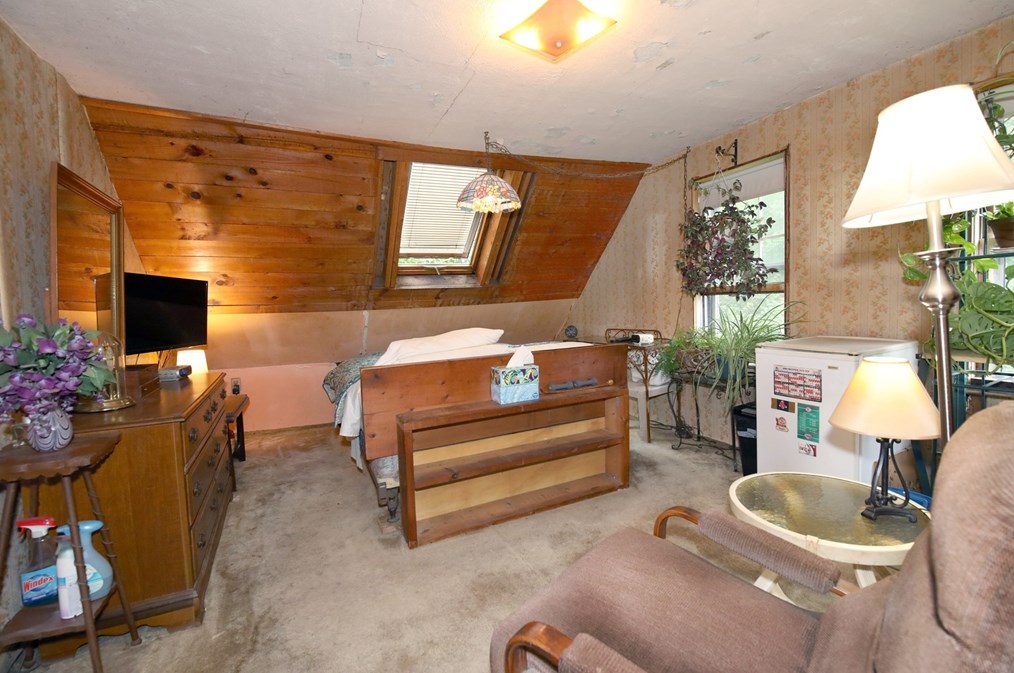 55 Brigham Pl, Whitman MA 02382-2503 exterior