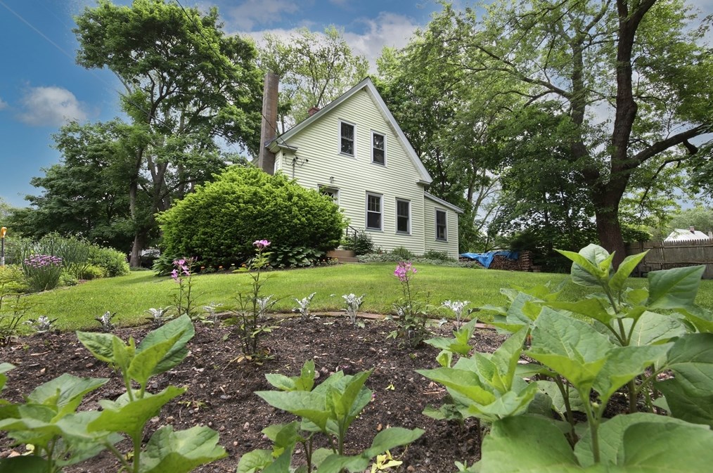 55 Brigham Pl, Whitman MA 02382-2503 exterior