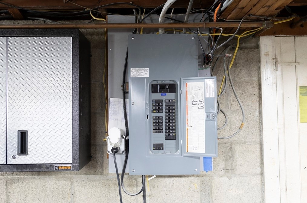 379 Main St, East Brookfield MA 01515-1703 exterior