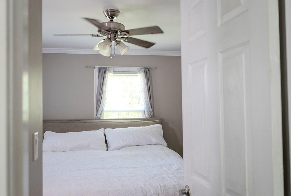 379 Main St, East Brookfield MA 01515-1703 exterior