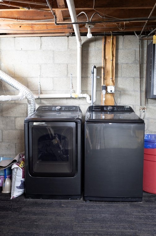 379 Main St, East Brookfield MA 01515-1703 exterior