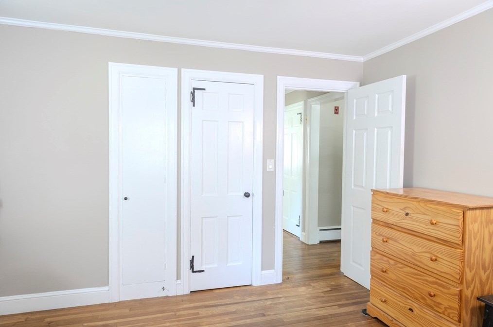 379 Main St, East Brookfield MA 01515-1703 exterior