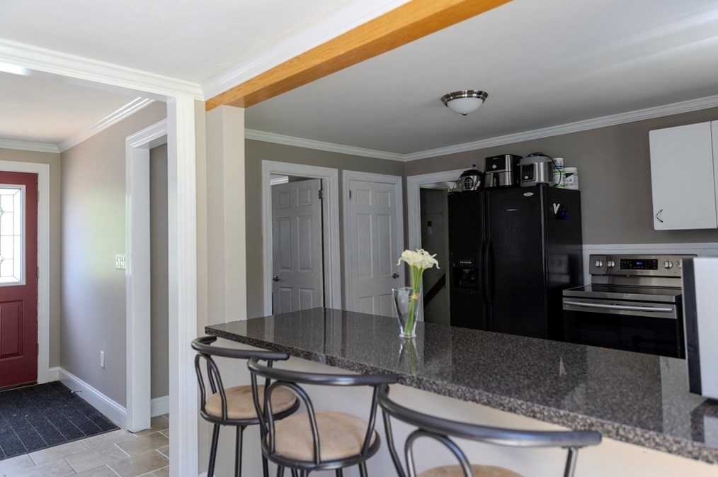 379 Main St, East Brookfield MA 01515-1703 exterior