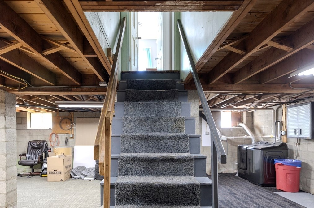 379 Main St, East Brookfield MA 01515-1703 exterior