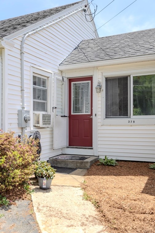379 Main St, East Brookfield MA 01515-1703 exterior