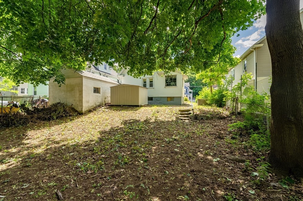 30 Beauchamp St, Springfield MA 01107-1315 exterior