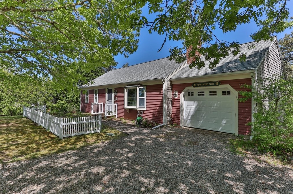 50 Monomoit Ln, Chatham MA 02633-2945 exterior