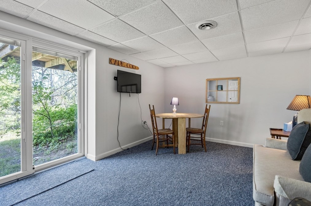 50 Monomoit Ln, Chatham MA 02633-2945 exterior