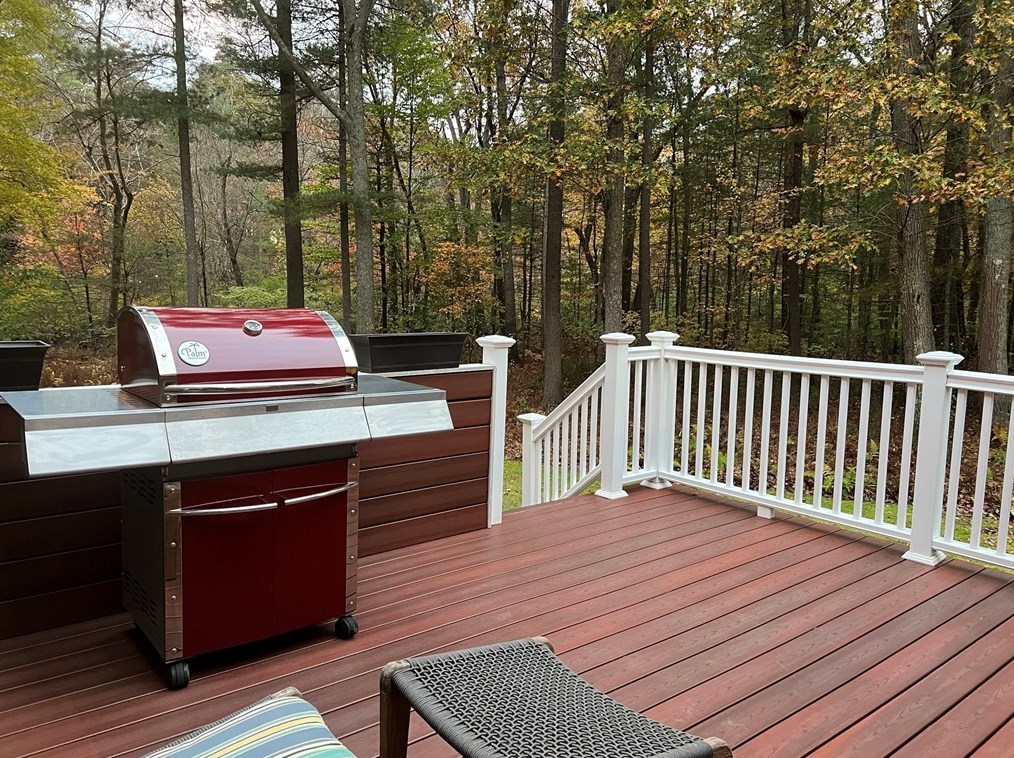 21 Rowley Bridge Rd, Topsfield MA 01983-2001 exterior