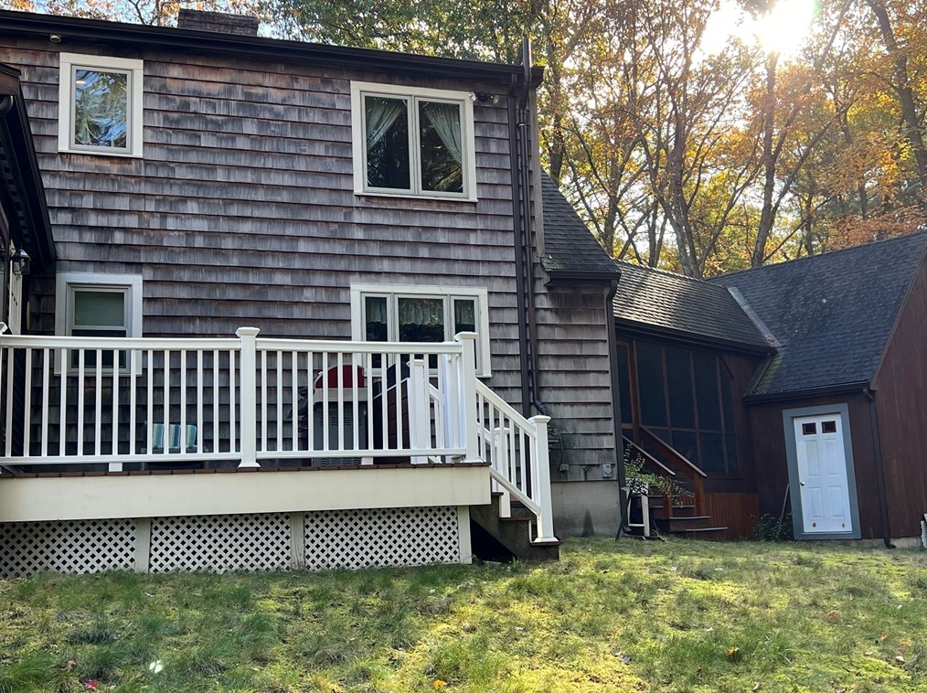 21 Rowley Bridge Rd, Topsfield MA 01983-2001 exterior