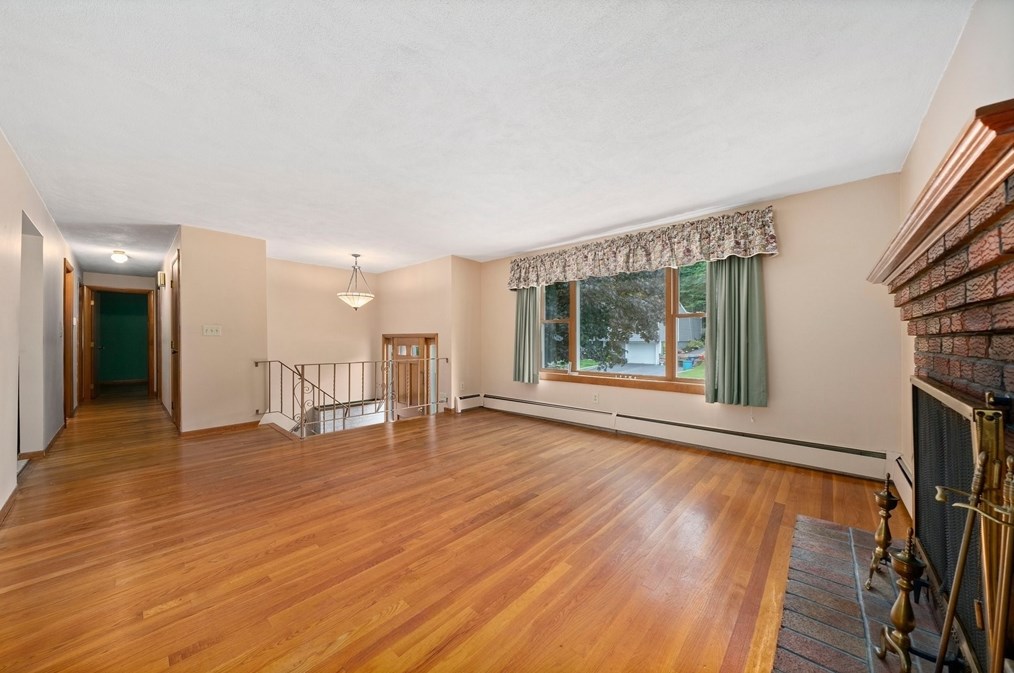 165 Lisle St, Braintree MA 02184-5024 exterior