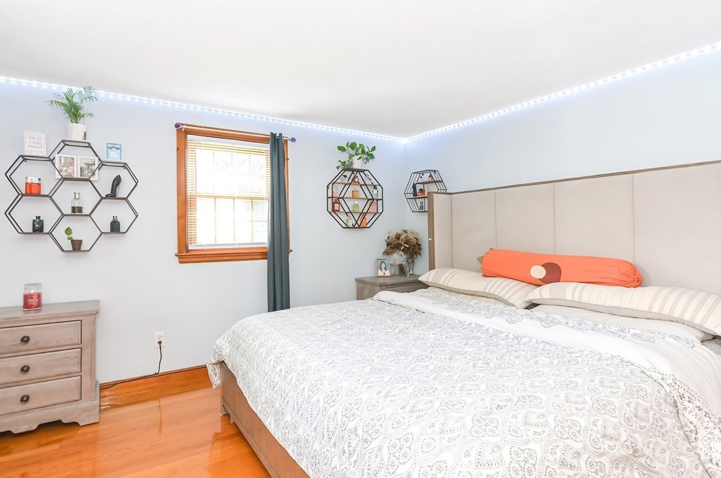 122 Washington St, Woburn MA  01801-4661 exterior